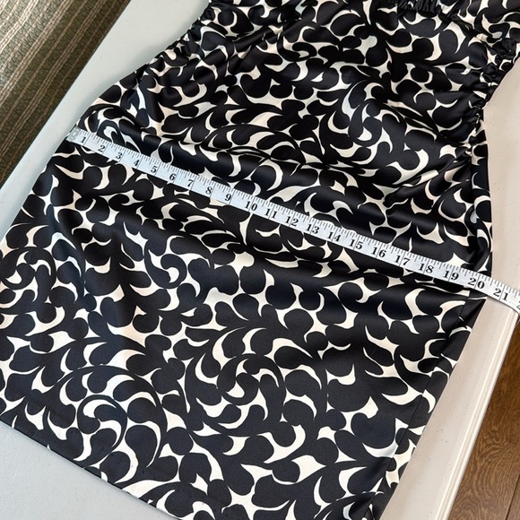 Donna Ricco Black and Off-White Abstract Print Dress - Picture 11 of 16